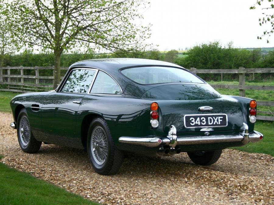  Aston Martin DB4 (Series IV) 1961 года  (UK) (фото 16 из 23)